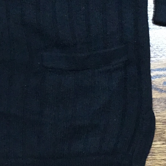 Oversized Black V Neck Sweater with pockets - Picture 5 of 7